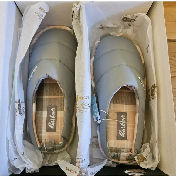 NIB Barbour “Scottie” Gray and Pink Quilted Slip On Size 5 Womens - Picture 2 of 12